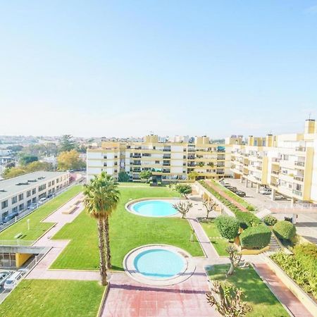 Amazing Private Room In Apartment With Sea Beach View - Pool - Park - Private Condominium - Access To The Beach Oeiras Eksteriør bilde