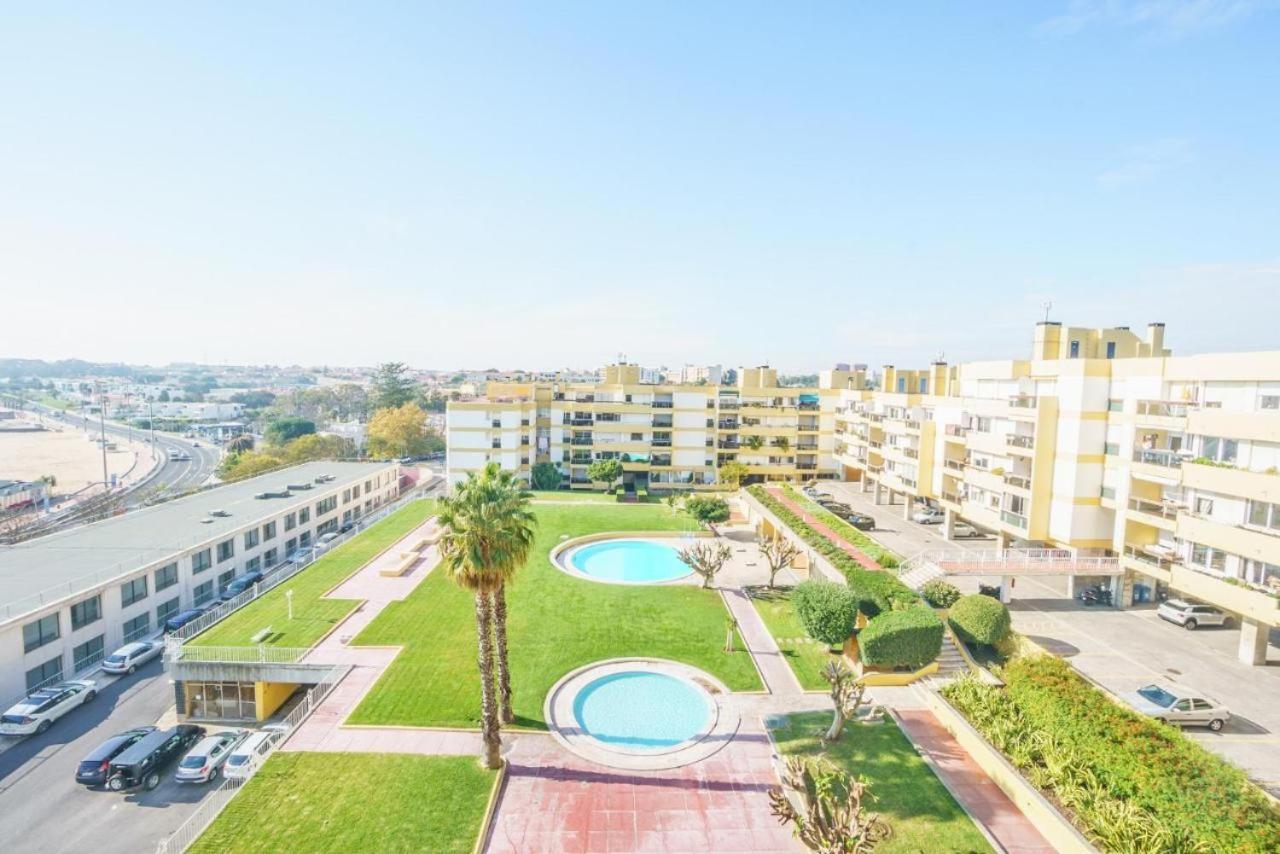 Amazing Private Room In Apartment With Sea Beach View - Pool - Park - Private Condominium - Access To The Beach Oeiras Eksteriør bilde