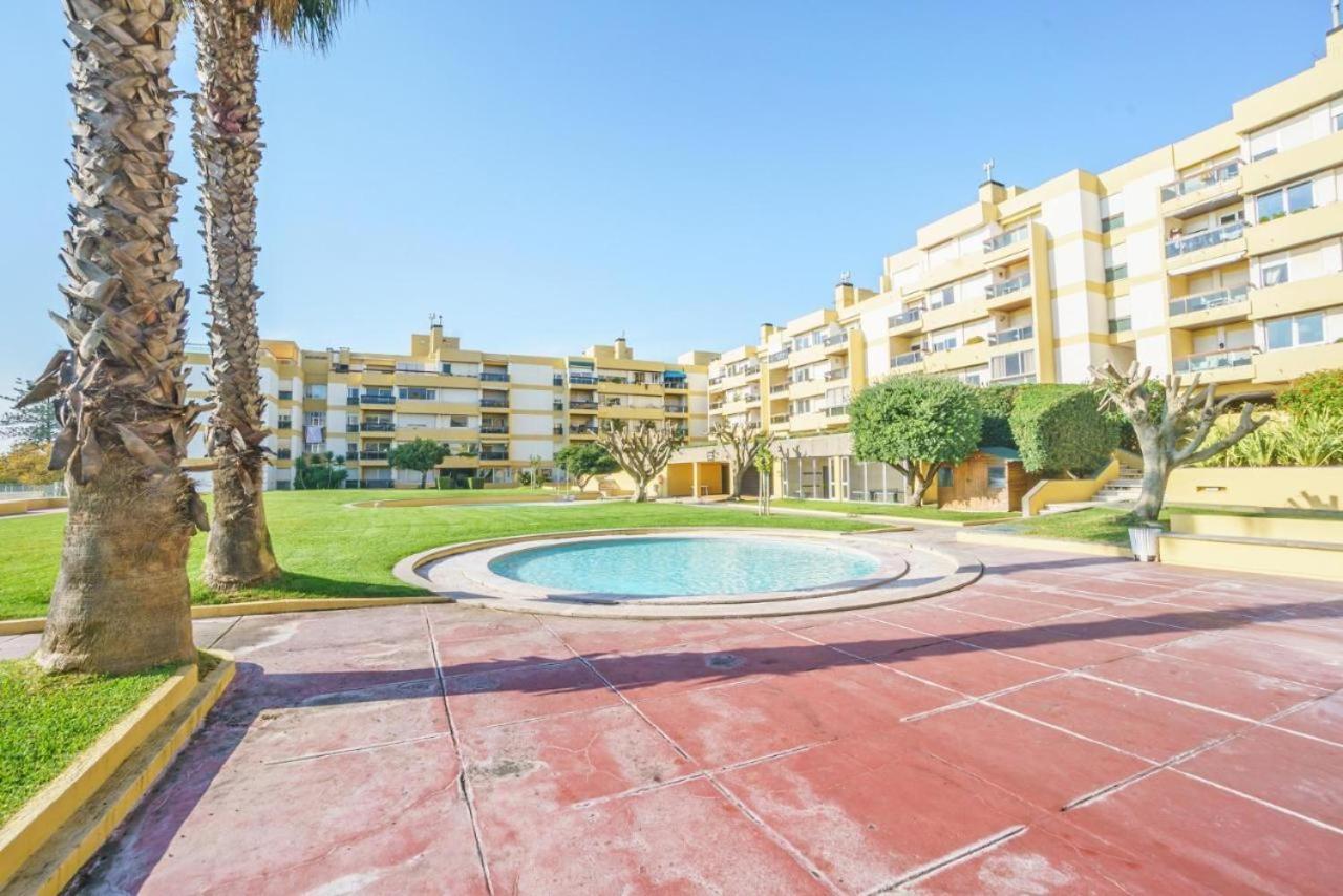 Amazing Private Room In Apartment With Sea Beach View - Pool - Park - Private Condominium - Access To The Beach Oeiras Eksteriør bilde