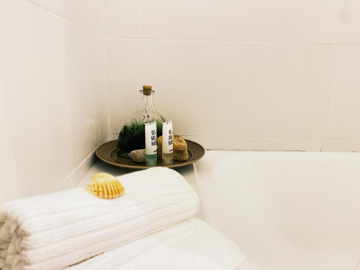 Amazing Private Room In Apartment With Sea Beach View - Pool - Park - Private Condominium - Access To The Beach Oeiras Eksteriør bilde